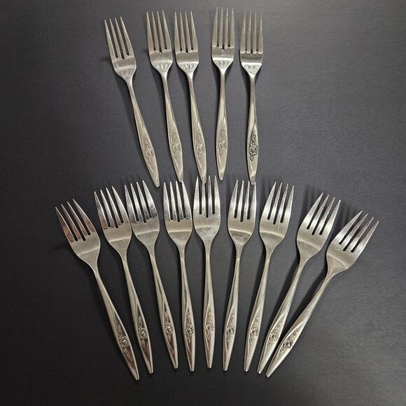Oneida Other - Oneida Lasting Rose Deluxe Oneidacraft 5 (7 1/4") & 9 (6 1/4") Stainless Forks
